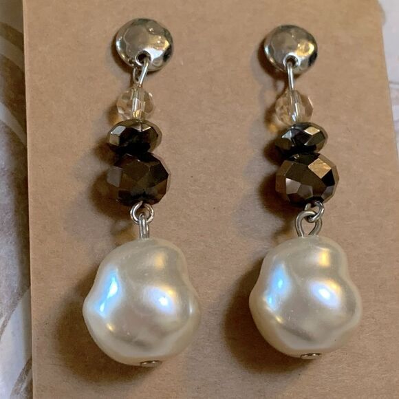 Vintage Earrings 2” Large Faux Pearl & Aurora Borealis Crystals Mixed Media - Picture 1 of 4